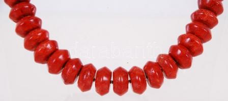 Nagyméretű nemeskorall sor ezüst (Ag) szerelékkel / 
Necklace with large precious coral beads and si...