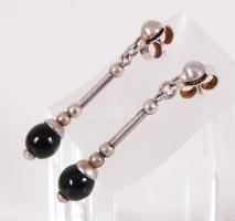 Ezüst (Ag) fülbevaló ónix gömbbel / 
Silver earrings with onyx beads, 3cm, 2gr