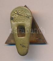 ~1940. Levente zománcozott jelvény, háromszögben falevél,rajta Levente szimbólum, alul M és E betűk,...