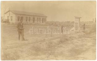 1907 Réthly Antal meteorológus, saját kézzel írt , őt ábrázoló képeslapja Cholnoky Jenő földrajztudó...