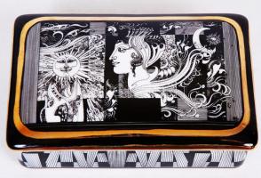 Szász Endre által tervezett Hollóházi jelzett porcelán ékszeres doboz hibátlan állapotban / Faces designed by Endre Szasz Hollohaza chinaware jewelry box in flawless condition 14x9x4 cm