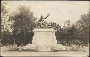 Jászkisér Hősök emlékműve (fa)