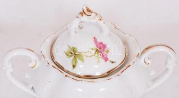 cca 1900 Festett aranyozott cseh porcelán cukortartó domborműves ornamentikával / 
Bohemian painted ...