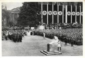 1936 Berlin Lustgarten, the arrival of the Olympic torch, Leipziger Messe So.Stpl