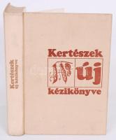 Katona József: Kertészek új kézikönyve. Bp 1972. Mezőgazdasági Kiadó.