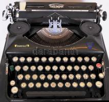 cca 1950 Triumph Perfekt írógép magyar billentyűkkel, eredeti tokjában / 
Typewriter in original box...