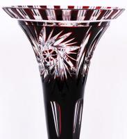 Ezüst talpas, kristály váza, csiszolt, metszett több rétegű rubinvörös, jelzett, apró csorbával, m:2...