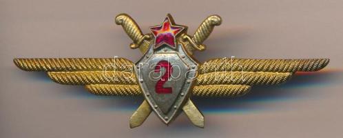 1975. zománcozott 2. osztályos repülőgépvezető jelvény, felcsavarozható T:2
1975. second class pilot...