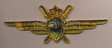 1959. zománcozott 3. osztályos repülőgépvezető jelvén(kék pajzs), felcsavarozható T:2
1959. Third cl...