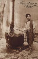 Naples, vendor boys
