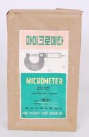 Észak-koreai mikrométer fa dobozban. Bontatlan (!) /  North Korean micrometer in wooden box, brand new