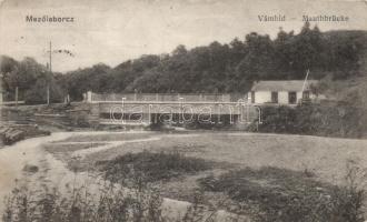 Mezőlaborc customs bridge