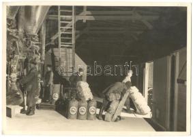 cca 1930 Bélapátfalvi cementgyár cementcsomagolás fotó 17x12 cm