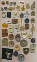 Vegyes magyar és külföldi jelvények, közte zománcozott darabokkal, összesen 44db T:vegyes