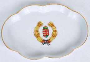 1938 Herendi irredenta tálka, felvidék visszacsatolásának emlékére, hátoldalán "Das Jahr der Wiedekehr von Oberungarn" Futura Magyar Szövetkezeti Központok Áruforgalmi Rt. megrendelésére, jelzett (koronás), kézzel festett, hibátlan, 13×9 cm