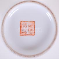 Cca 1950 kínai, tájképet ábrázoló váza, kézzel festett, jelzett, hibátlan, m:18 cm