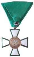 1935-1945. "A Magyar Érdemkereszt IV. osztálya - A Magyar Érdemrend lovagkeresztje" zománc...
