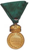 1922. "Magyar Koronás Bronzérem" kitüntetés zöld mellszalagon, peremén "BRONZ" j...