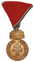 1922. "Magyar Koronás Bronzérem hadiszalagon" kitüntetés T:2 Hungary 1922. "Bronze Medal with the Holy Crown of Hungary on ribbon" decoration C:XF