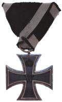 Német Birodalom / Poroszország 1914. "Vaskereszt 2. osztály" kitüntetés mellszalagon T:2 German Empire / Prussia 1914. Iron Cross II. class on ribbon C:XF