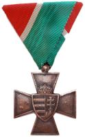 1940. "Nemzetvédelmi Kereszt / A Hazáért" kitüntetés mellszalaggal T:2 Hungary 1940. National Defense Cross with ribbon C:XF