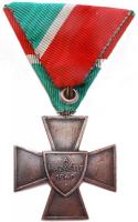 1940. "Nemzetvédelmi Kereszt / A Hazáért" kitüntetés mellszalaggal T:2
Hungary 1940. Natio...