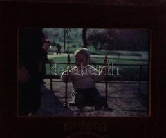 cca1940/1981 19db diapozitív régi családi fotókkal, és modern kőszegi városképekkel, eredeti dobozba...