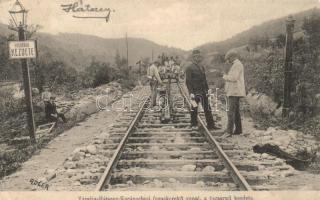 Váralja-Hátszeg-Karánsebes cogwheel railway, starting point of the rag rail / fogaskerekű vonal, a fogasrúd kezdete (EK)