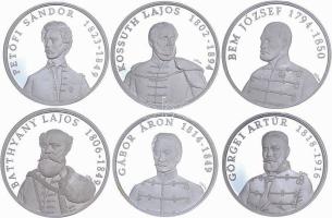 Csóka Zsuzsa (1962-) 1998. "1848-as forradalom nagyjai" éremsorozat a 150. évfordulóra: Kossuth Lajos, Batthyány Lajos, Görgei Artur, Bem József, Gábor Áron, Petőfi Sándor 6db Ag(0.925) emlékérem (42,5mm/1 uncia) eredeti dísztokban, sorszámozott tanúsítvánnyal T:PP Hungary 1998. "The Great ones of the Hungarian Revolution of 1848" Ag medallion set with 6 different medallions with the portrait of Lajos Kossuth, Lajos Batthyány, Artur Görgei, József Bem, Áron Gábor and Sándor Petőfi, Ag(0.925/1 uncia). The collection is in original case with certificate C:PP
