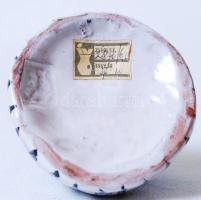 Kiss Roóz Ilona (1923-2010): Gyertyatartós ülő női figura. Mázas kerámia, alján jelzett, hibátlan, m...