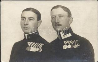 10 db régi, katonai tematikájú fotólap, különböző kitüntetésekkel