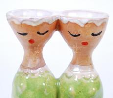 Kiss Roóz Ilona (1923-2010): Gyertyatartós női figura pár. Mázas kerámia, alján jelzett, hajszál rep...