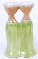 Kiss Roóz Ilona (1923-2010): Gyertyatartós női figura pár. Mázas kerámia, alján jelzett, hajszál rep...