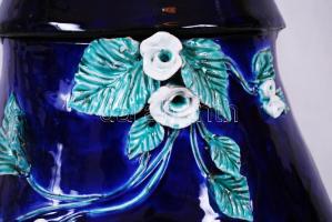 Morvay Zsuzsa (1946-): Női alakot formázó padlóváza, mázas kerámia, jelzés nélkül kiállítási darabok...