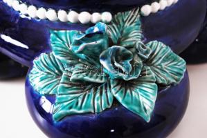 Morvay Zsuzsa (1946-): Virágos posztamens, mázas kerámia, jelzés nélkül kiállítási darab, hibátlan, ...