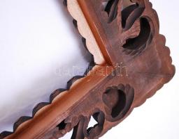 Egyedi készítésű dekoratív faragott fa keret, hibátlan állapotban, belső: 40×50 cm, teljes méret: 61...