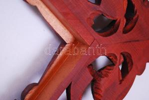 Egyedi készítésű dekoratív faragott fa keret, hibátlan állapotban, belső: 46×53,5 cm, teljes méret: ...