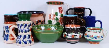 12 db kerámia kancsó, korsó, tál, többsége hibátlan és jelzett