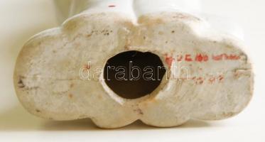 Jelzett kínai porcelán bohócpár / 
Chinese porcelain clowns, 11cm