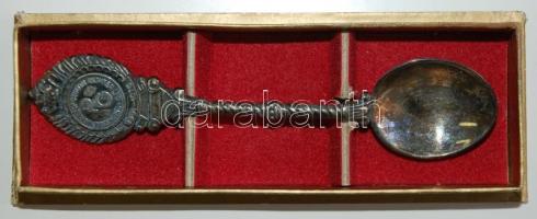 1976 "Chemical Works of Gedeon Richter Ltd. 1901-1976" feliratú, ezüstözött emlékkanálka a...