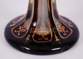 Nagy üveg kehely, kézzel festett, többrétegű, hámozott, csiszolt, peremén 4 mm-es csorba, m:24 cm