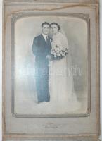 cca 1920 Nagyméretű keményhátú esküvői fotó az amerikai "The Mahan & Wright Studios McKees Rocks, PA" stúdióból, mappában /  Vintage photo from The Mahan & Wright Studios, mappában, 33,5x24,5cm
