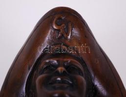 CN jelzéssel: Kapitány a kincses ládával. Bronzírózott fém, m:38 cm, s:4,9 kg