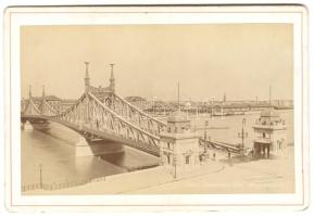 cca 1890 Budapest Ferenc József (Szabadság) híd, Alois Beer K.u.k. udvari fényképész, Calderoni és Tsa üzletéből, keményhátú fotó /  Franz Joseph Brücke Budapest, vintage photograph, 11,5x16,5cm