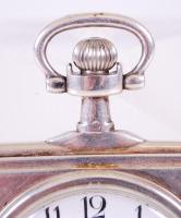 cca 1910 Szögletes ezüst Omega zsebóra hibátlan számlappal,  szép állapotban, hátoldalt dombormíves ...