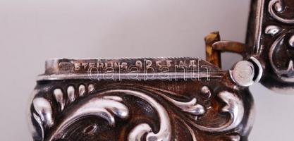 1872-1902 925 tisztaságú sterling ezüst (Ag) gyufatartó gazdag növényi díszítéssel monarchiabeli pes...