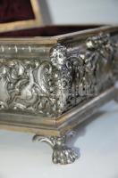 Cca 1890 Gazdagon díszített fémkazetta, német, m:13 cm, h:20 cm, sz:14 cm