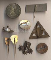 9db vegyes főleg zománcozott jelvény 1940-es évektől természetjáró, természetbarát egyesületek magya...