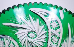 Nagy kristály urán-zöld váza, többrétegű, csiszolt, metszett, hámozott, hibátlan, m:30 cm, d:20 cm