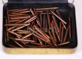 Egy doboznyi Columbia "Extra soft tone" gramofontű / 
A box of Columbia "Extra soft t...